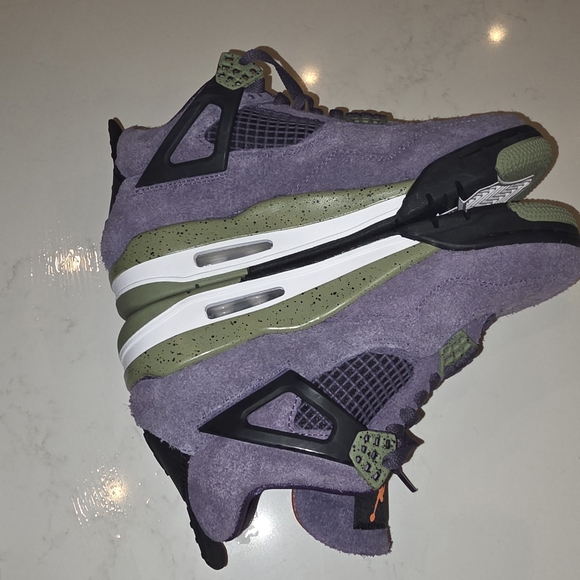 Brand New Never Worn!! Size 8 Air Jordan 4 Retro Mid Canyon Purple Suede - Picture 5 of 11